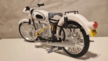 Мотоцикл BMW R60/2 1964 года, масштаб 1:6. Дизайнер Эд ван д 5