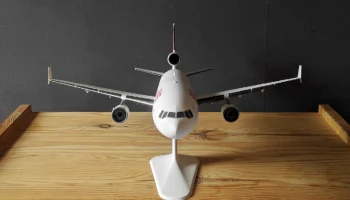 Макдоннелл Дуглас MD-11 - 1:144 2