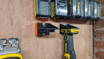 Вешалка для инструментов Dewalt 2