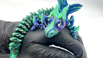 Majestic Baby Dragon - шарнирно-сочлененный - принт на ме... Majestic Baby Dragon - шарнирно-сочлененный - принт на ме...