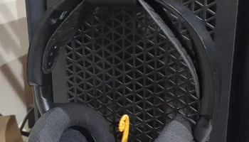 Чехол для компьютера Corsair Крючок для наушников......