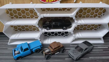 Настенный держатель для коробки Hot Wheels на стене 1:64