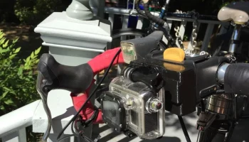 Адаптер J-Hook GoPro для крепления сумки на руль Topeak..... Адаптер J-Hook GoPro для крепления сумки на руль Topeak.....