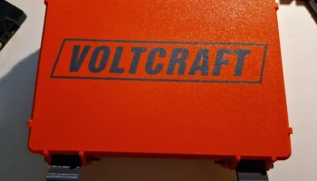 Прочный корпус мультиметра Voltcraft 2