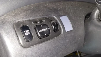 Кнопка и заглушка для Toyota Yaris MK1 (99-05)............ 1