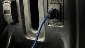 Заглушка переключателя Toyota для подключения USB-порта.....