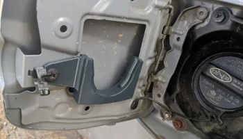 Держатель бензобака Toyota Tacoma 3