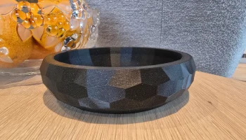 Современная граненая универсальная миска. Низкополигональ... 2