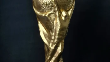 Трофей чемпионата мира по футболу - реальный размер 1:1.....