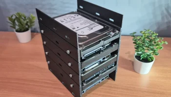 Стекируемый держатель для жесткого диска 3,5 дюйма...... 1