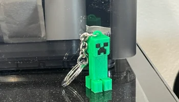 БРЕЛОК MINECRAFT CREEPER 2