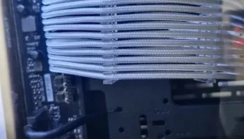 Направляющие для кабелей питания ПК...... 4