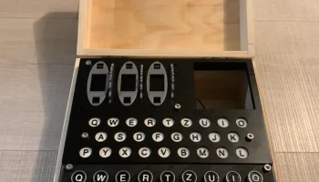 Реплика машины Энигма 3