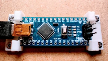 Крепление Arduino NANO для деревянных плат.............
