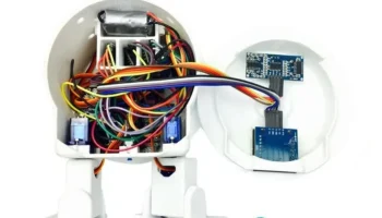 Fiberbot (двуногий робот из нити) 3