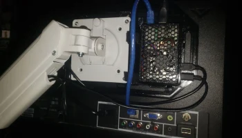 Raspberry Pi4/5 или любой компьютер SOC с креплением VESA...