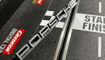 Логотип Porsche 15&deg; (1:32 Carrerabahn)