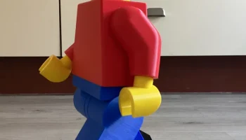 Роликовые коньки в стиле Mega Lego (масштаб 10:1)......