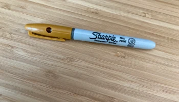 Screwie - удобная отвертка из старого маркера Sharpie. 1