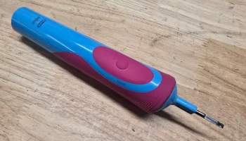Зубная щетка OralB - инструмент для удобного демонтажа...... 1