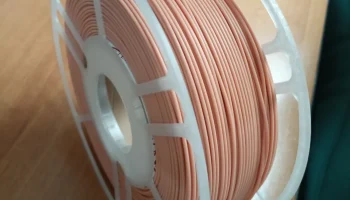 Сверхлегкие боковые стороны катушки с нитью Rosa 3D.........