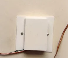 Настенная панель переключателей и релейная коробка.......... Настенная панель переключателей и релейная коробка..........