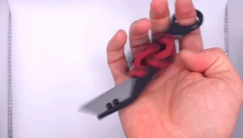 Раздвижной нож Керамбит и игрушка-непоседа........
