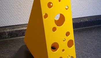 Сырная игрушка для кошек 3