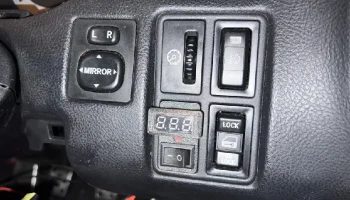 Toyota MR2 MRS spyder ZZW30 USB-зарядное устройство и вол...