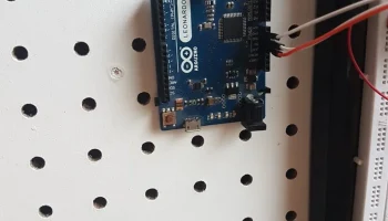 Крепление на перфорированной плате Arduino............
