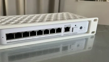 USW-Flex-2.5G-8-PoE Модульное крепление в 19-дюймовую стойку 1