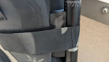 Стабилизатор седельной сумки для сиденья Apidura 9L...... 3