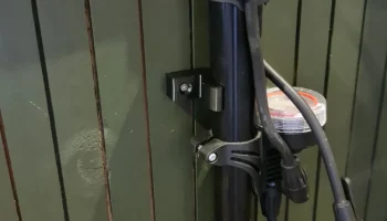 Настенное крепление для велосипедного насоса... 1