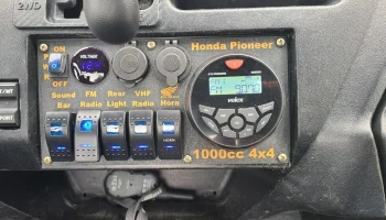 Honda Pioneer SxS Крышка панели переключателей............