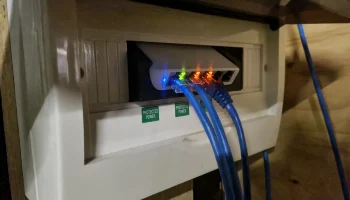 Мини-переключатель Unifi Flex с креплением на DIN-рейку....