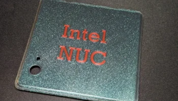Верхняя крышка Intel Nuc 5-го поколения...... 1