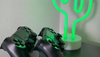 Подставка для контроллера PS4 1