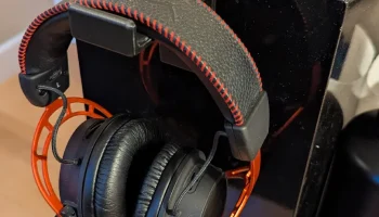 Крючок для наушников в чехле для ПК NZXT S340......