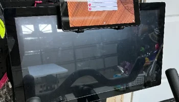 Вешалка для iPad для оригинального велосипеда Peloton...