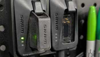 База зарядного устройства Sram AXS на двоих для Peglock..... 1