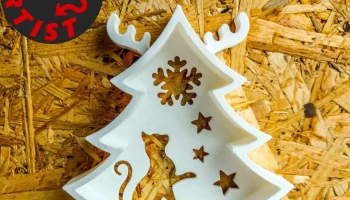 Кошка Марс Рождественская елка