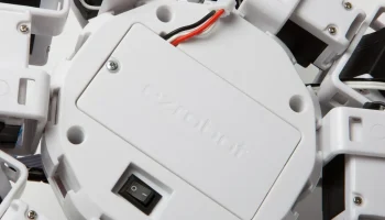 Шесть Hexapod, построенных с использованием бит EZ-Bits, ... 3