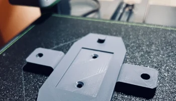 Держатель/крепление для зарядного устройства Milwaukee M18/M12 (версия 3) 2