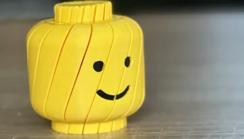 Извилистая голова-непоседа из LEGO 7