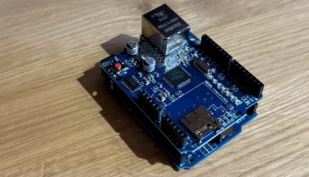 Arduino UNO с чехлом для экрана Ethernet 3