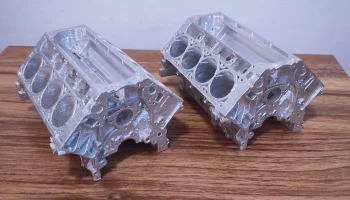 Карточка с именем блока двигателя V8 и держатель ручки...... 4