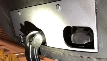 Крышка прицепного устройства Tesla Model 3