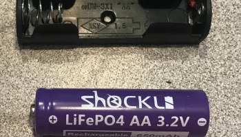 ESP32 DevKit V1 + чехол для аккумулятора 3