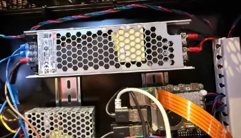 Кронштейн UHP-200 для монтажа на две DIN-рейки........