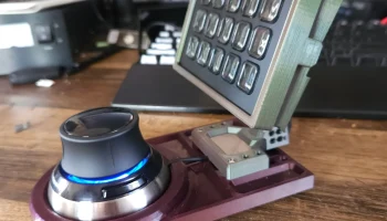 Регулируемое крепление для Elgato StreamDeck и манипулято... 1